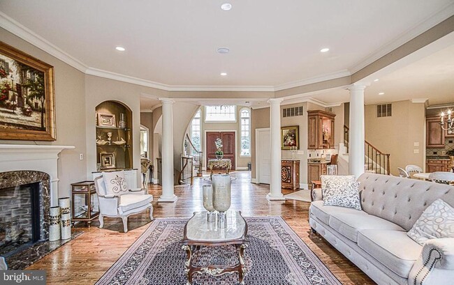 Building Photo - 7841 Montvale Way