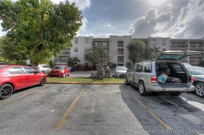 Building Photo - 5665 W 20th Ave