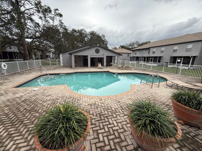 Building Photo - Beautiful 3 bedroom 2.5 bathroom townhouse for rent near USF.