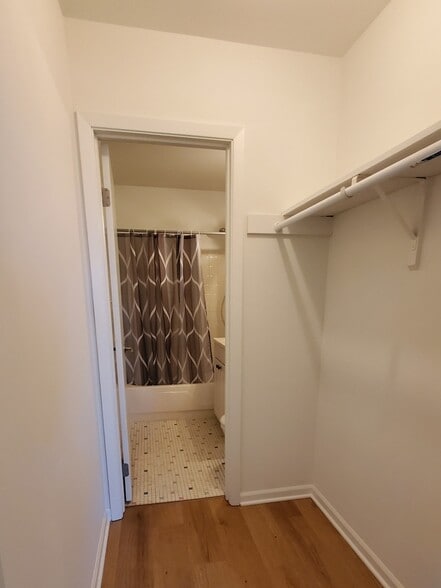 Walk-in Closet/Bathroom in Master Bedroom - 8974 N Western Ave
