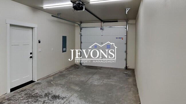 Building Photo - 413 S 97th Ave
