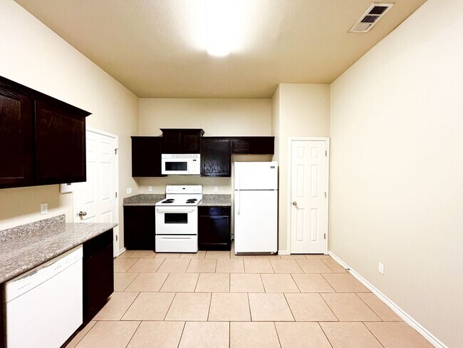 Building Photo - 4106 Cambridge Dr