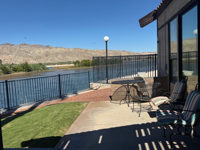 Building Photo - *2BR 2BA Furnished Condominium Riverfront with Dock, Private Beach