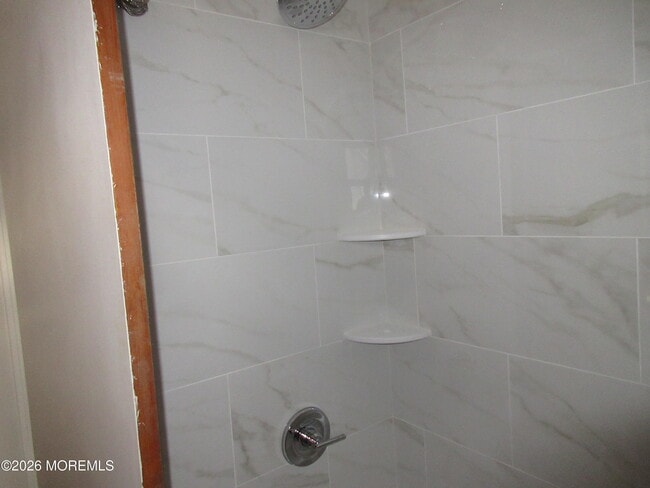 Building Photo - 319 13th Ave