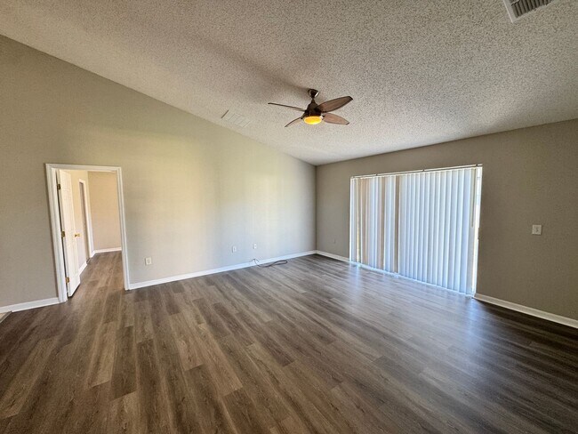 Building Photo - Split Floor plan 3/2 in Poinciana