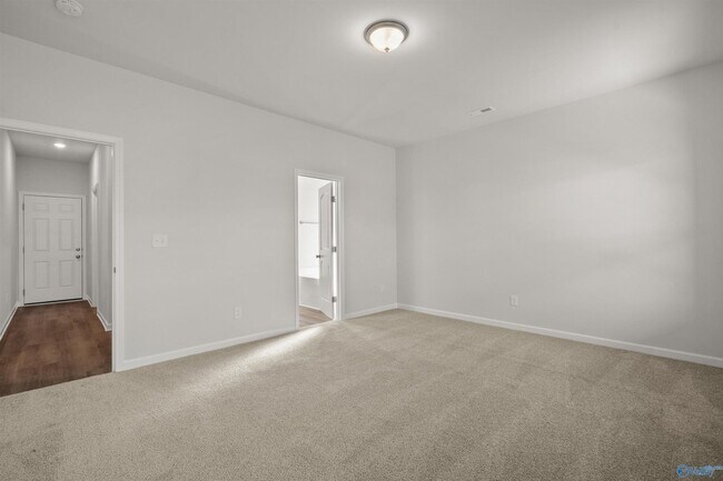 Building Photo - 4 Bedrooms in Hazel Green!!