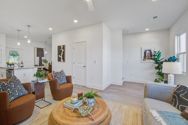 Building Photo - 2161 W Jimtown Dr