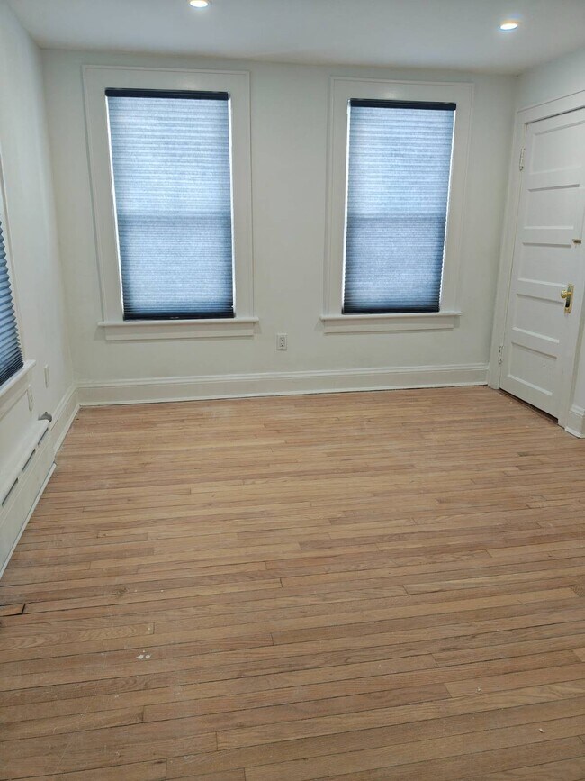 Building Photo - 000 Weeks Ave