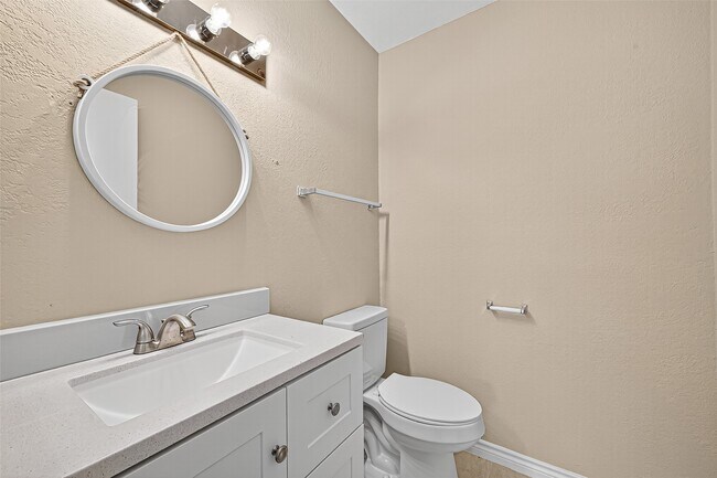 Building Photo - 1811 Foxlake Dr