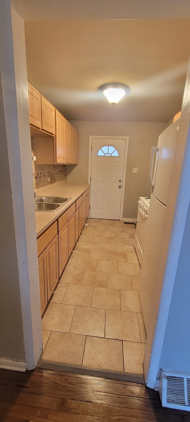 Building Photo - 4236 Clark Dr