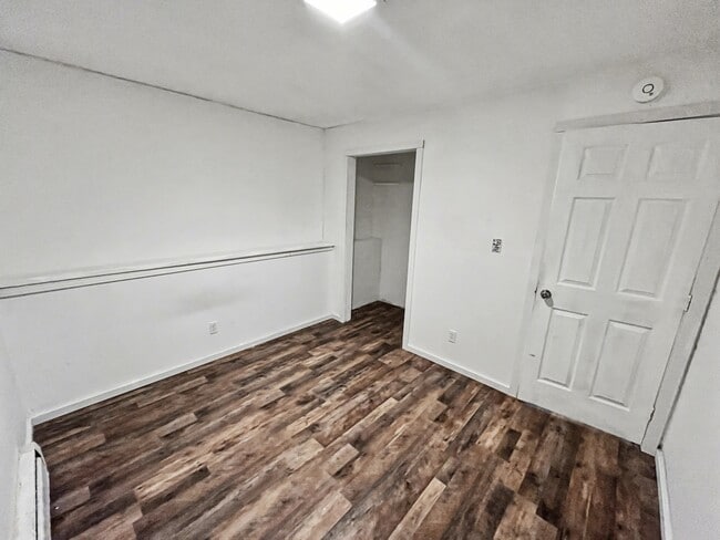 Building Photo - 9324 Kavik St