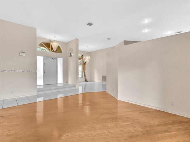 Building Photo - 11335 Lakeshore Dr