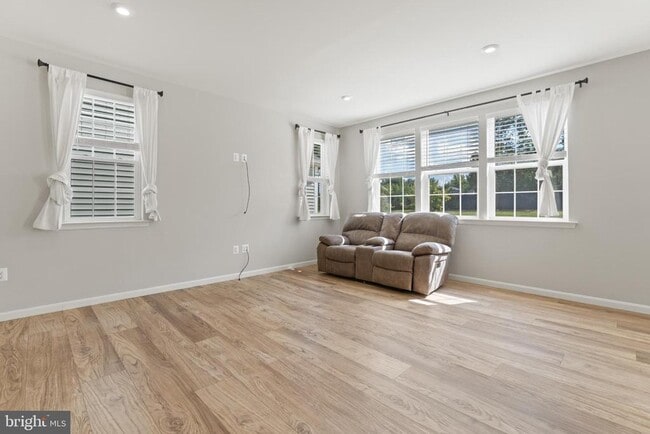 Building Photo - 5508 Redgum Ln
