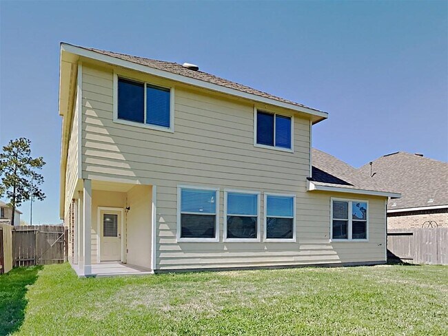 Building Photo - 30011 Saw Oaks Dr