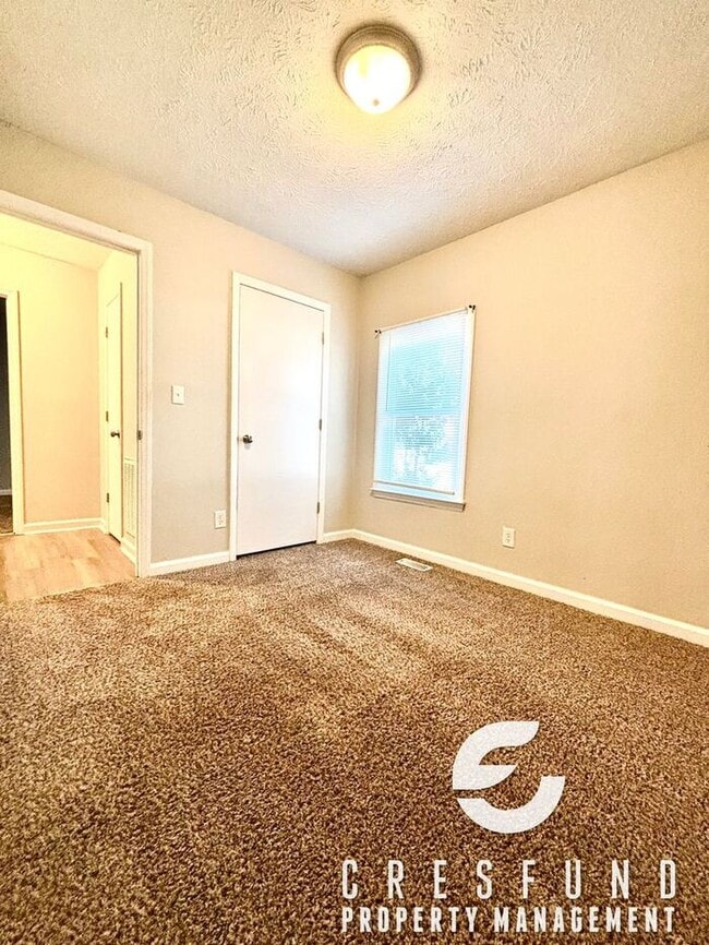 Building Photo - Coziest 3 Bed, 2 Bath - 15 MINUTES FROM YA...