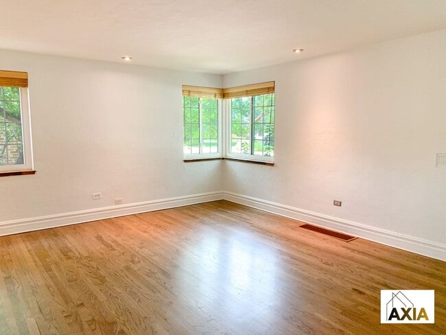 Building Photo - Exceptional Neighborhood!