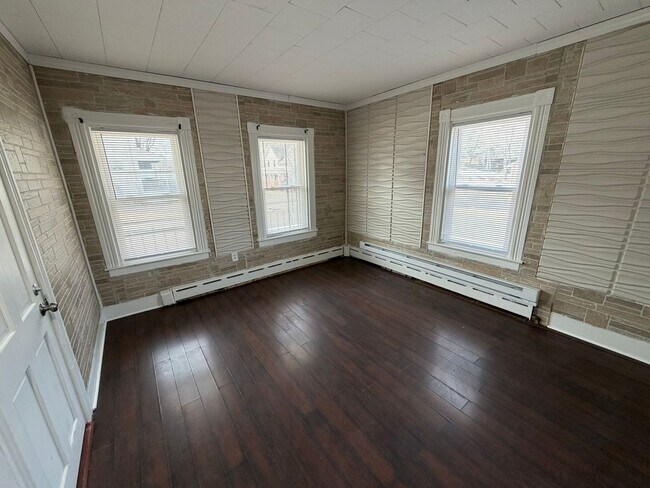 Building Photo - 45 Aspen St