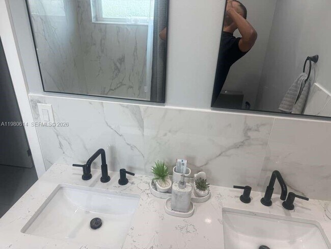 Building Photo - 1001 NW 148th St