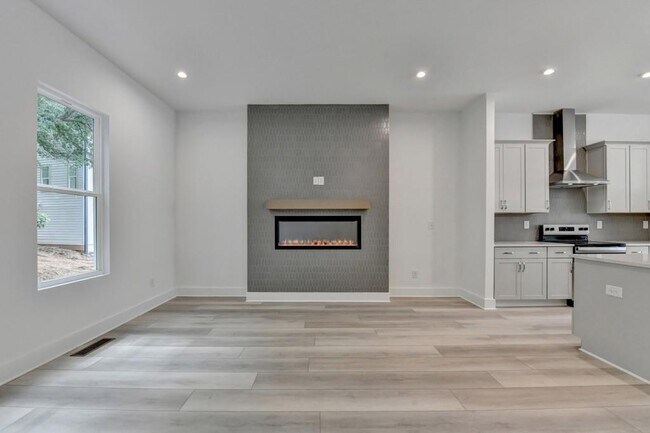 Building Photo - 503 Motivation Cir NW