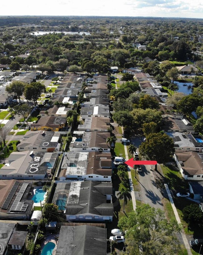 Building Photo - 9240 SW 54th St