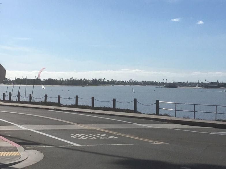 Building Photo - 3728 Ingraham St