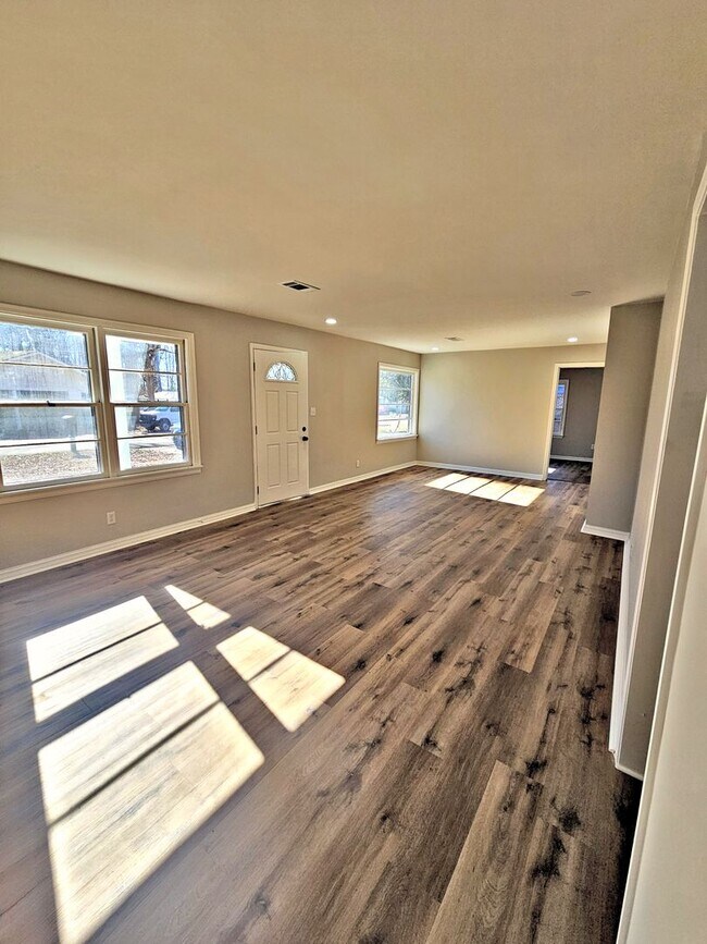 Building Photo - HOUSE FOR RENT - HARTSELLE