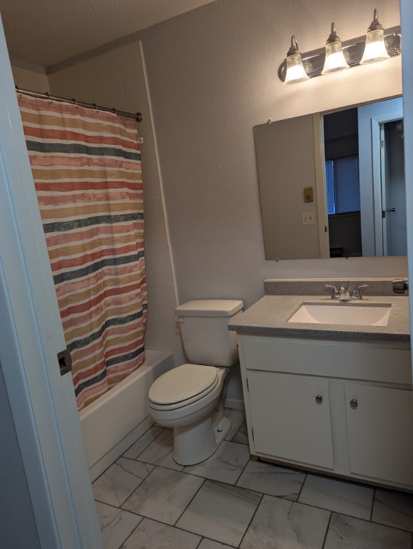 Building Photo - 300 Hopp Ave