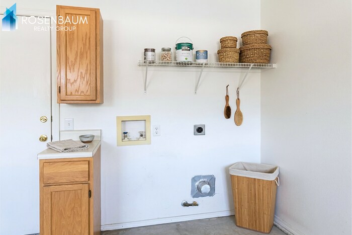 Building Photo - 6243 N Buckboard Dr