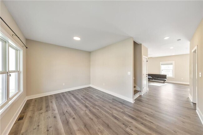 Building Photo - 336 Nobleman Way