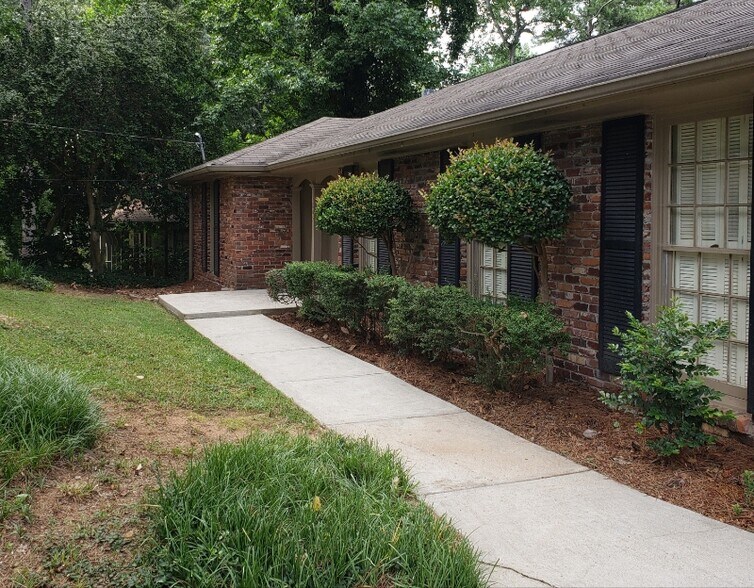 Building Photo - 5805 Mountain Creek Rd NE
