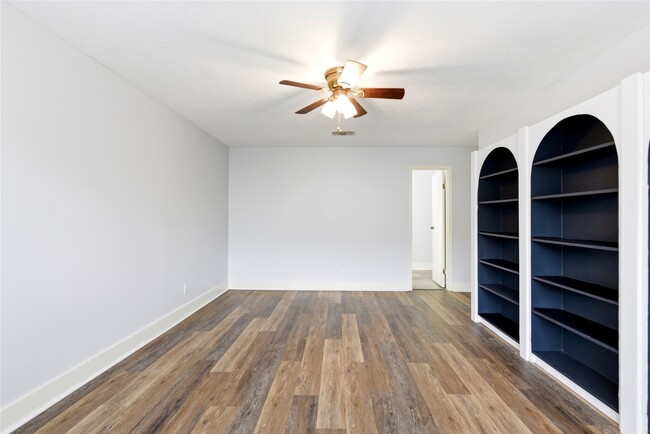 Building Photo - 16625 Ivy Grove Dr