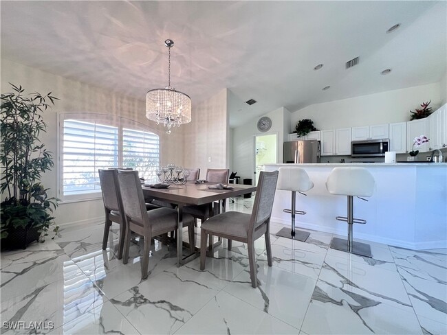 Building Photo - 1031 Tivoli Ln