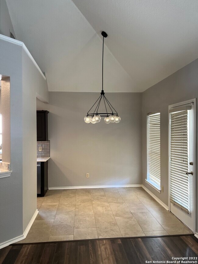 Building Photo - 4006 Legend Creek Dr