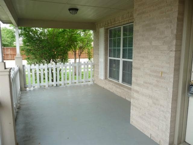Building Photo - 9952 Nixon Dr