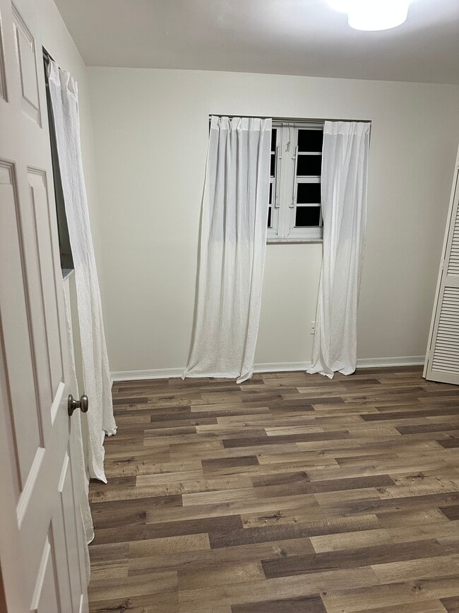 Building Photo - 2823 Day Ave