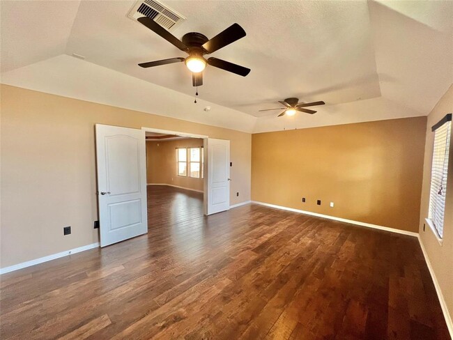 Building Photo - 26730 Wolfs Hill Ln