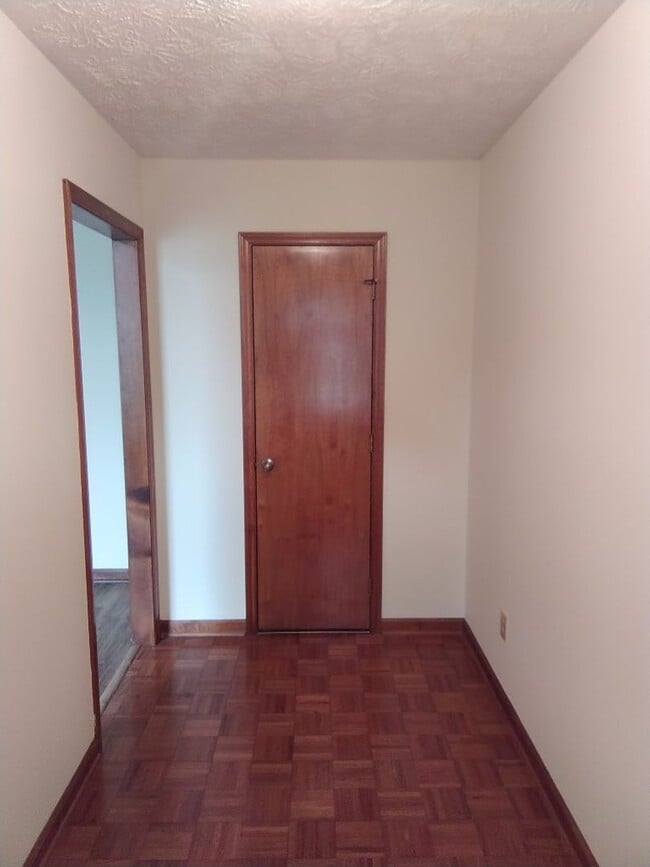 Building Photo - Duplex in Hope Mills!