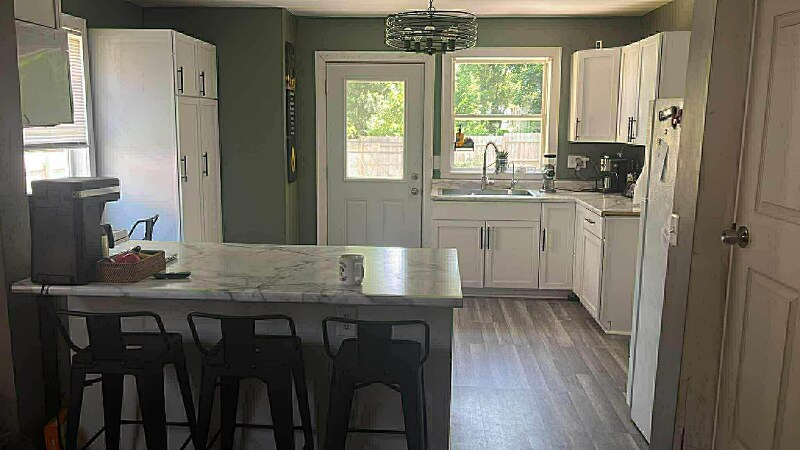 Building Photo - 612 Henry Ave SE