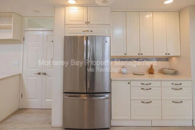 Building Photo - 1207 David Ave