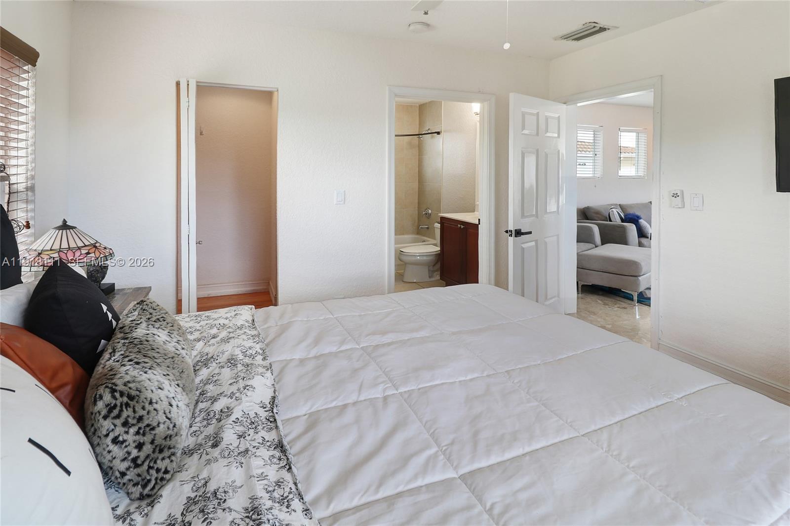 Building Photo - 601 NE 11th Ave