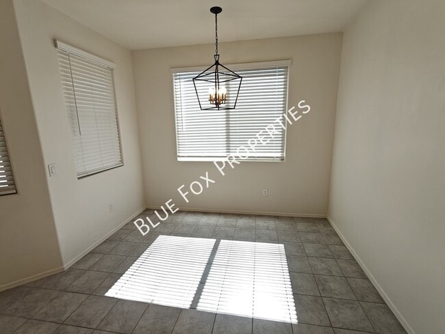 Building Photo - 5525 W Lazy Farm Dr