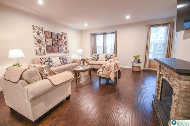 Building Photo - 2396 Cook Dr