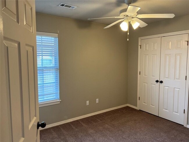 Building Photo - 3101 Brushwood Ave