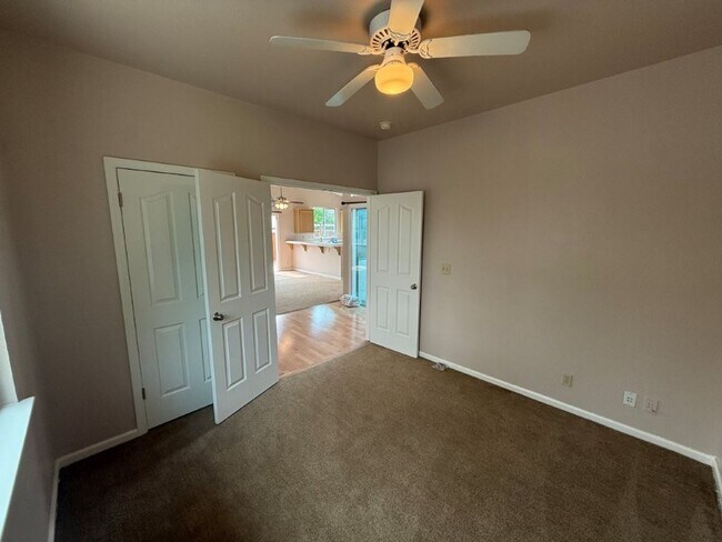 Building Photo - 900 Bluewater Dr