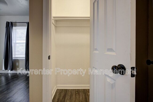 Building Photo - 2325 NW 12th St