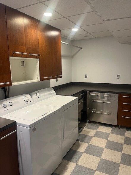 Back basement room with washer/dryer and storage - 5534 Rinker Cir