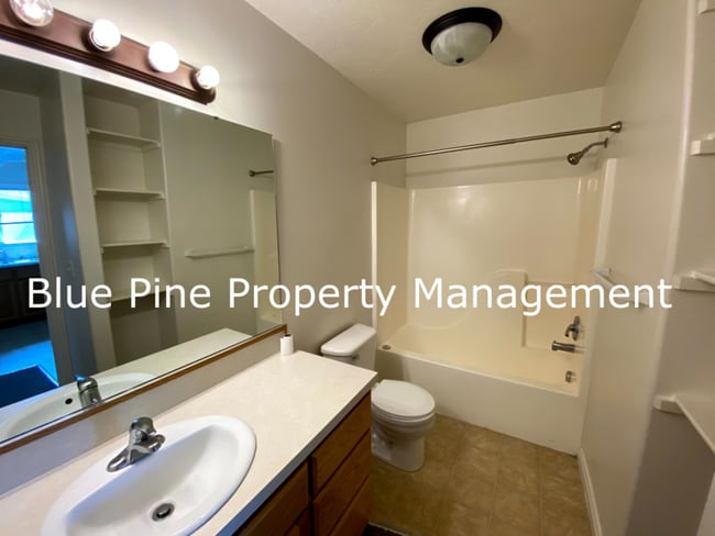 Building Photo - 3156 Chasewood Dr