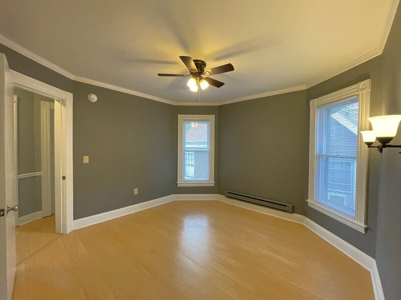 Primary Bedroom - 533 W Water St