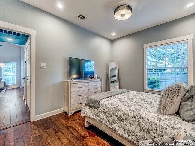 Building Photo - 30 Chapel Hill Cir