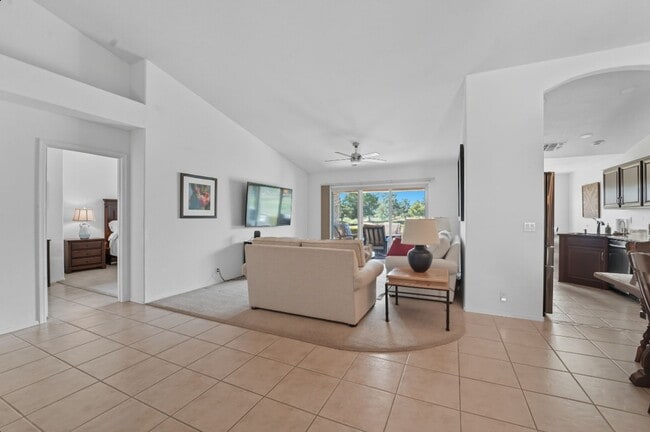 Building Photo - Welcome to this stunning 2-bedroom, 2-bath...